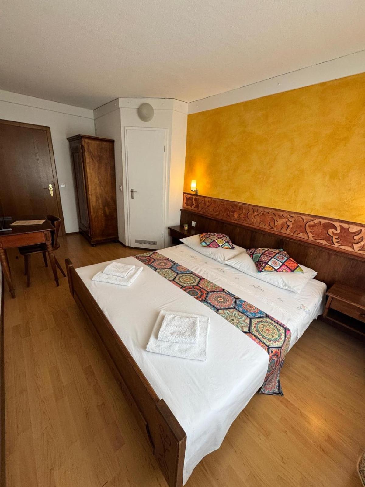 Hotel Post Cunter Biancardi سافونين المظهر الخارجي الصورة